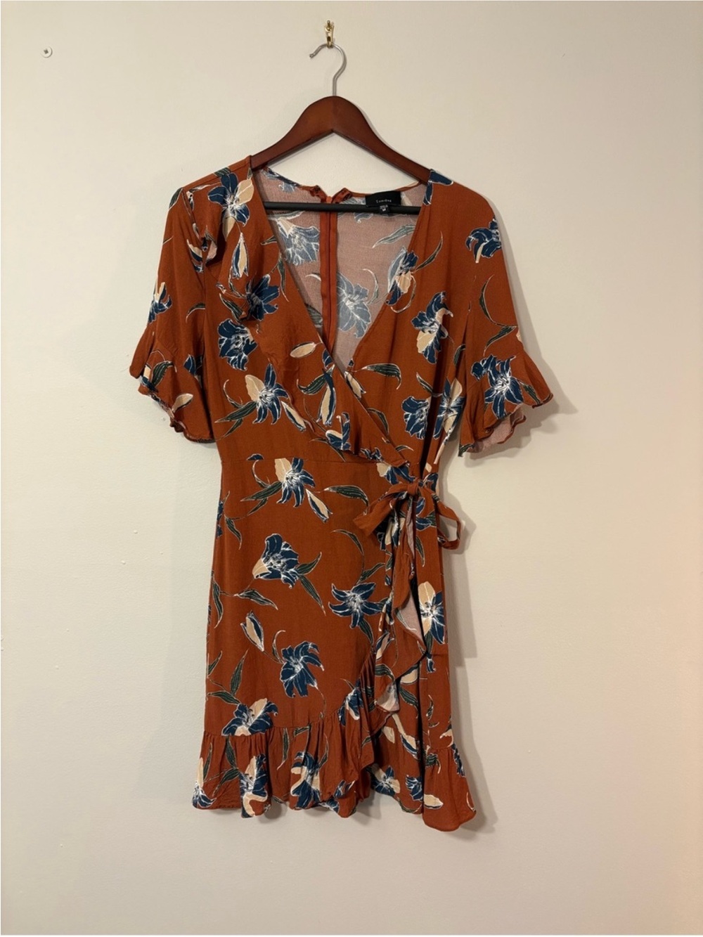 Lumiere Rust Floral Wrap Midi Dress — Size M 🌸